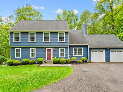 12 Colonial Heights Road, North Haven, CT, 06473