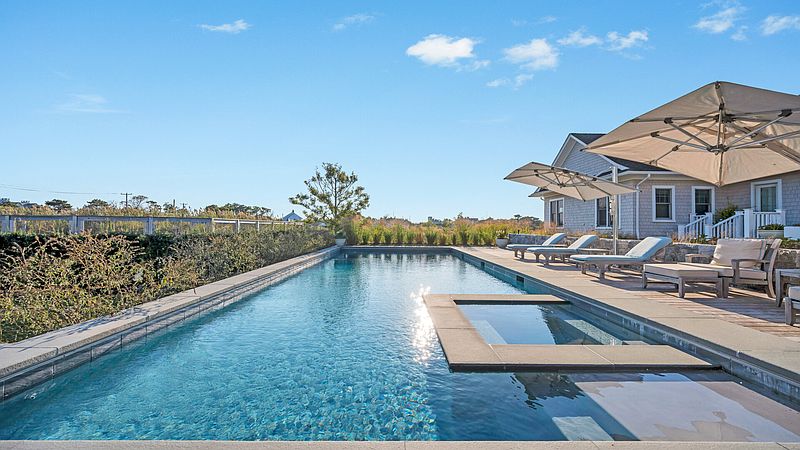125 Dune Rd, Quogue, NY 11959 | Out East