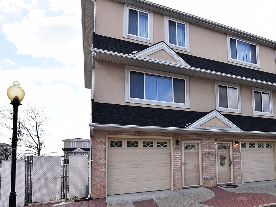 1st image of 85 Sea Gate Ct