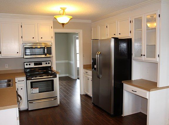 4th image of 208 Hunters Creek Dr