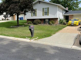 4525 Dakota Trl, Saint Charles, MO 63304