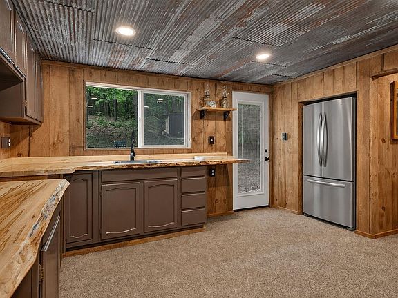 5th image of 7979 N Turnerville Rd