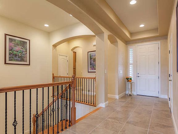 2nd image of 721 Hildebrand Cir