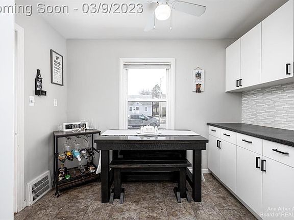 2nd image of 5662 Gilman Ave