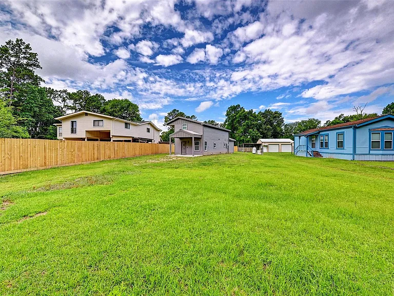 268 Sunrise Dr — Photo 3