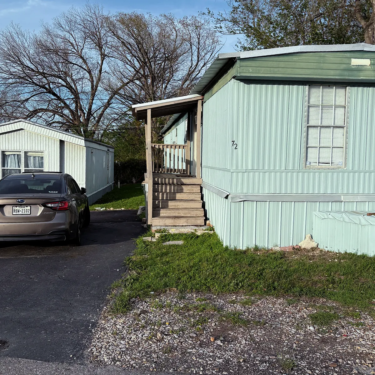 Building Photo - 2705 Hoeke Ln