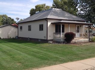 315 E Johnson St, Clay Center, NE 68933