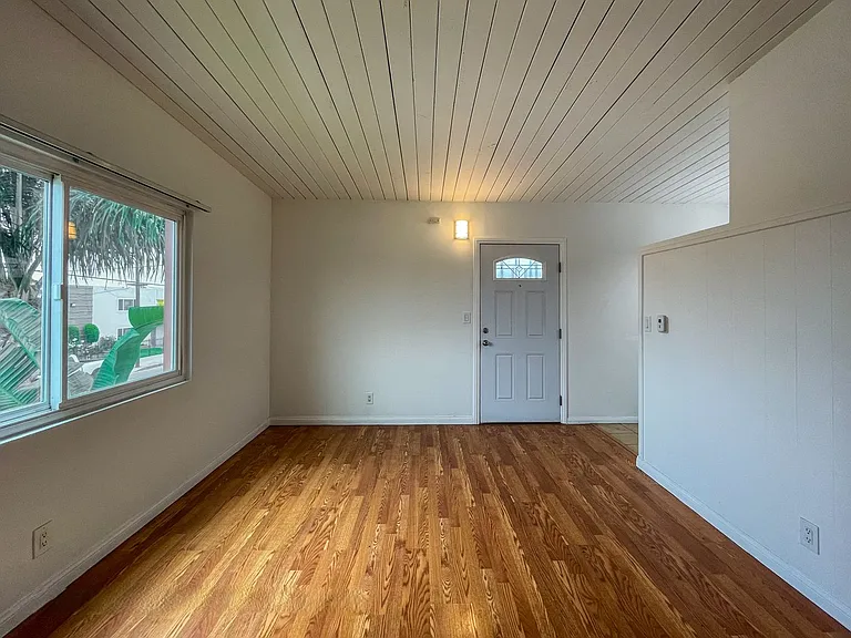 14830 Chadron Ave — Photo 6