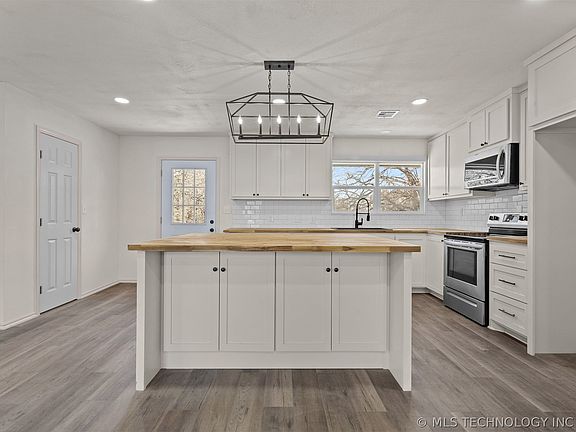 4th image of 7460 Dogwood Rd