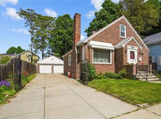 64 Ralph St, Providence, RI 02909