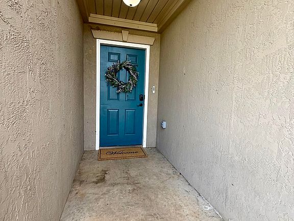 3rd image of 574 Wisteria Dr