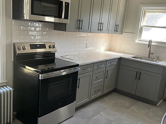 4th image of 13 Hudson Ave