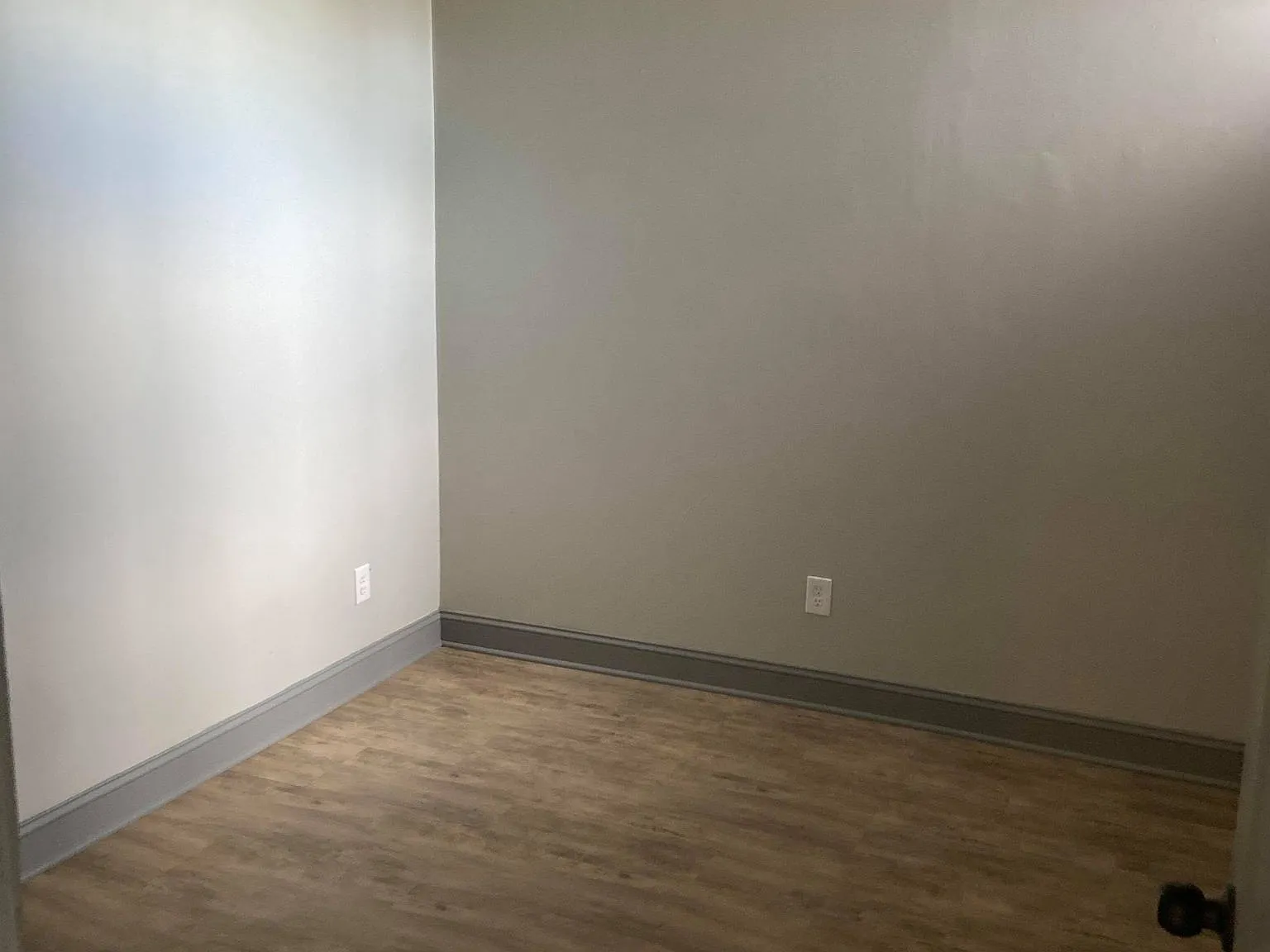 2 bed, 1000 sqft, $1,420 — Photo 3
