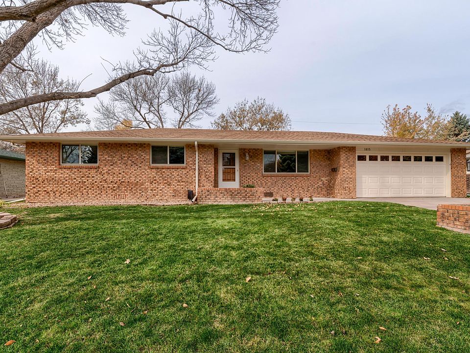 All brick ranch style home in desirable and quiet neighborho