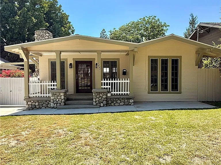1631 Walworth Ave — Photo 1
