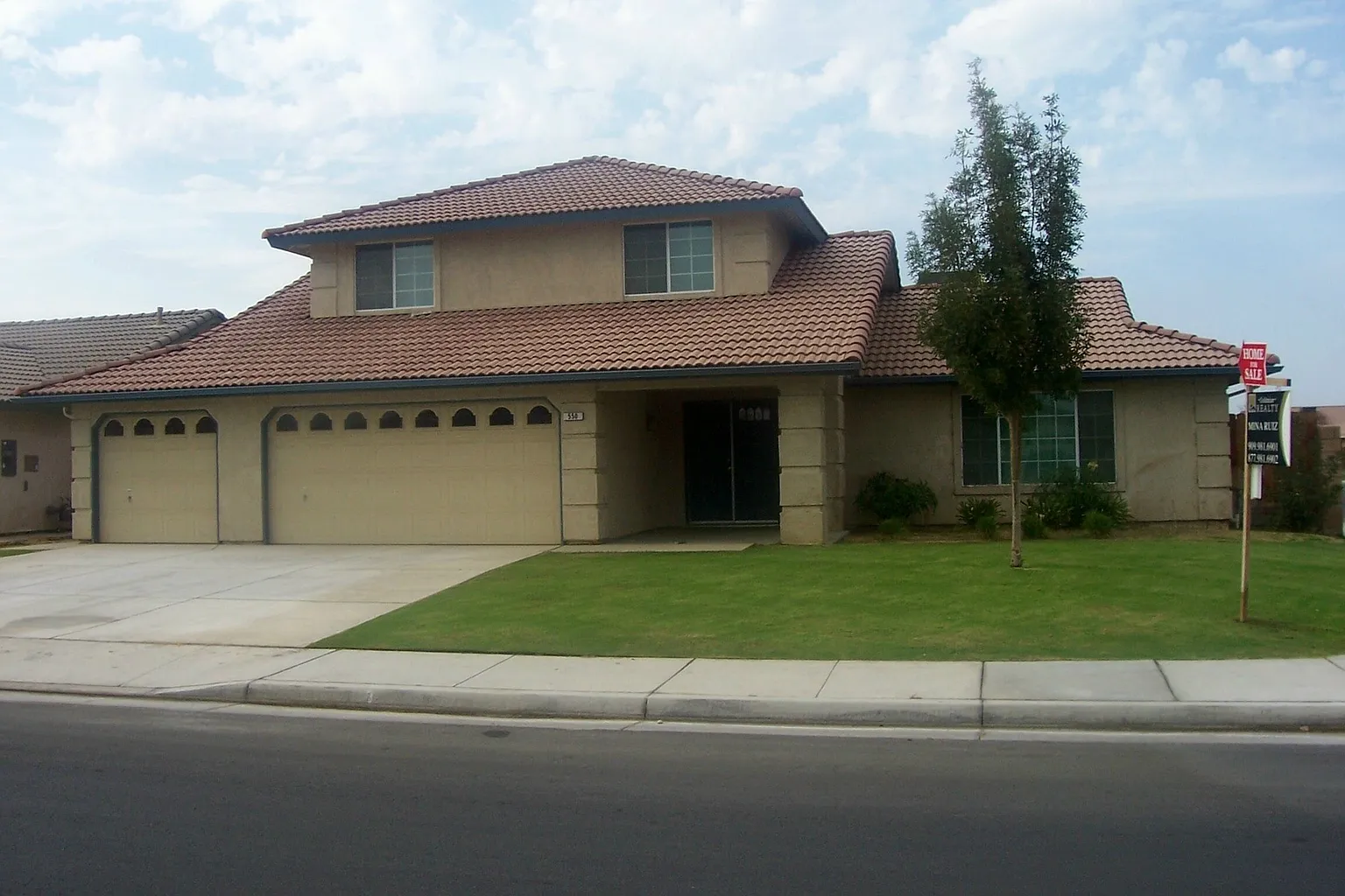550 Mark Ave photo 1