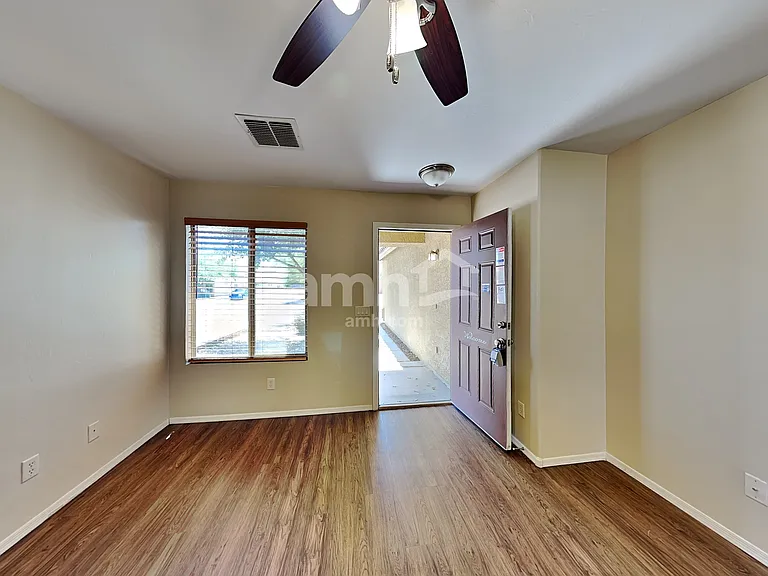 742 W Emerald Key Dr — Photo 7