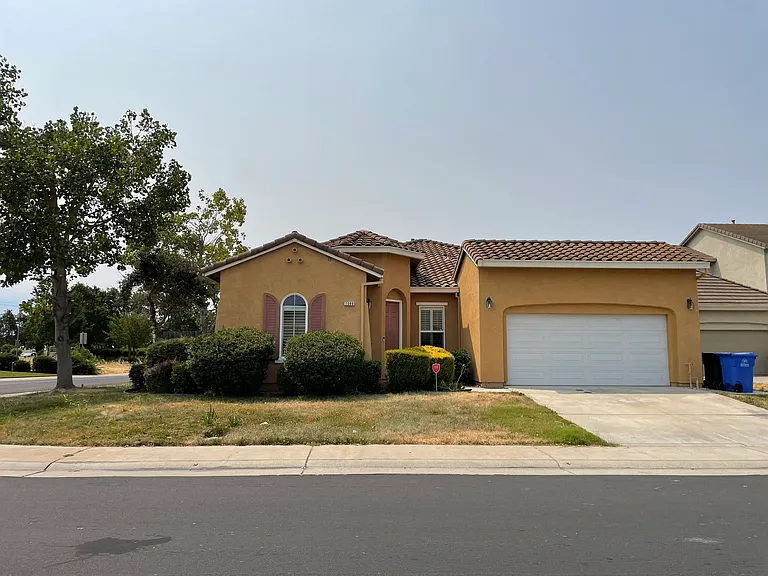 7300 Elvora Way — Photo 2