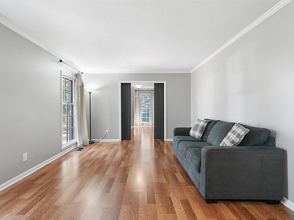 4th image of 3418 Tanglewood Dr SW