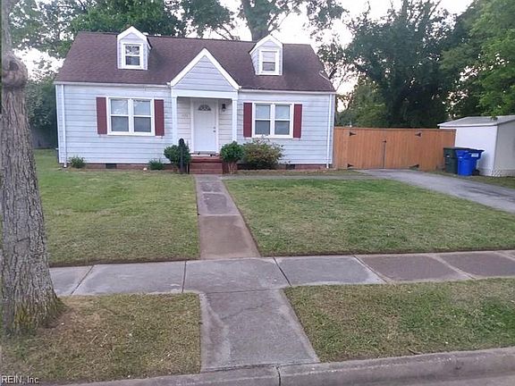 3rd image of 1371 E Norcova Dr