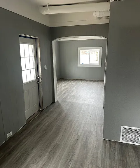 837 Niagara St — Photo 1