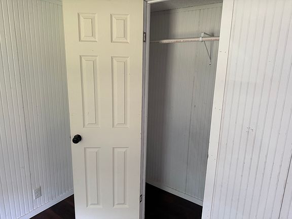 3rd image of 685 Woodmeadow Dr
