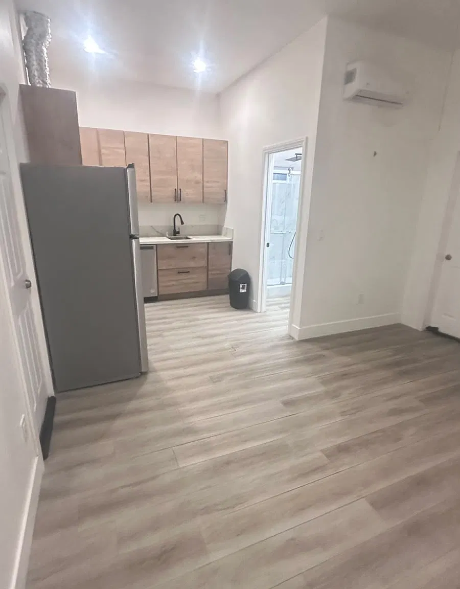Studio, 450 sqft, $1,800 — Photo 1