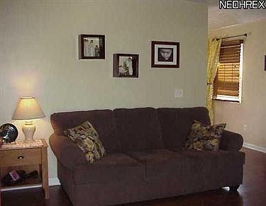 5th image of 109 Tennessee Dr
