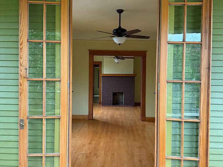 2225 Dante St — Photo 12