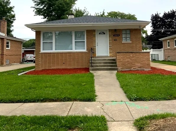 15615 University Ave, Dolton, IL 60419