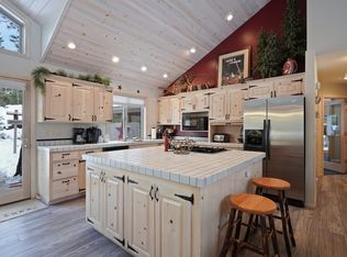 (Undisclosed Address), Sunriver, OR 97707
