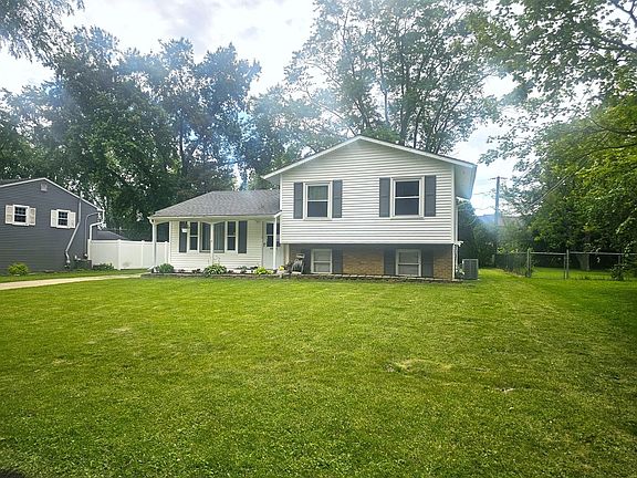 2nd image of 5S334 Stewart Dr