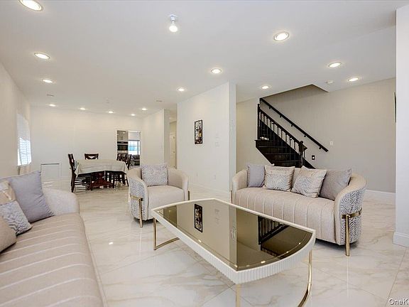 5th image of 345 Washington Avenue