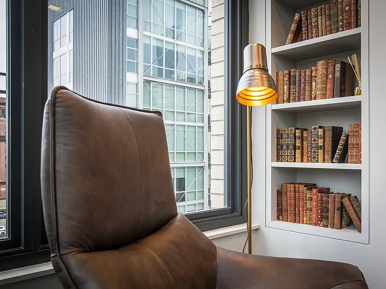 River North Luxury, On Display — Photo 11