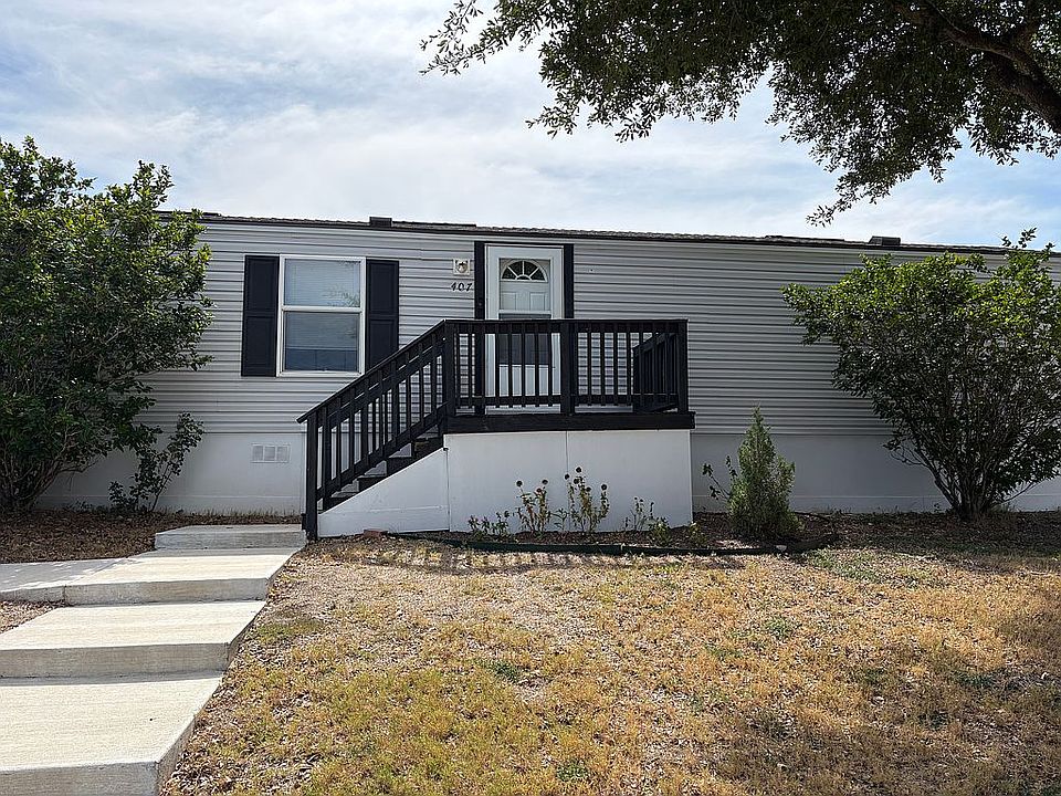 2nd image of 407 Buggy Whip Dr