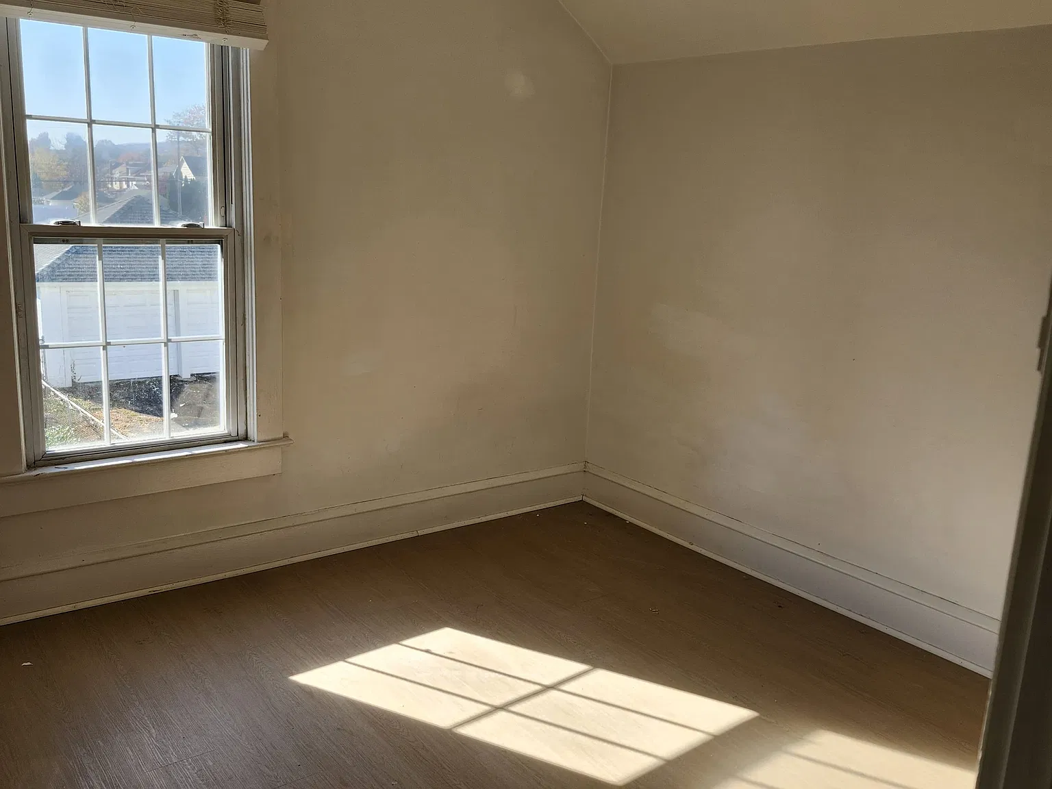 3 bed, 1.5 bath, 1256 sqft, $1,700 — Photo 2