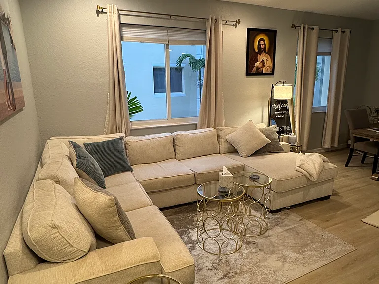 S Greenleaf Cir — Photo 4