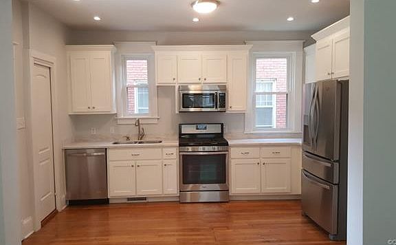 5th image of 316 W 29th St