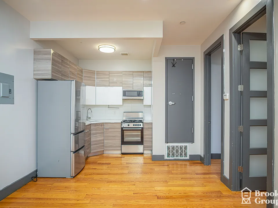 182 Jefferson St #3B