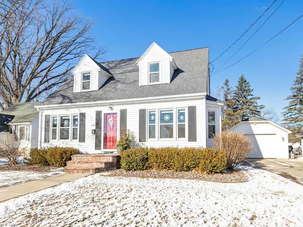 231 Robbins St, Seymour, WI 54165