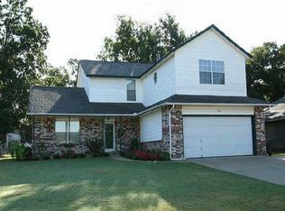 3603 S Redbud Dr W, Sand Springs, OK 74063