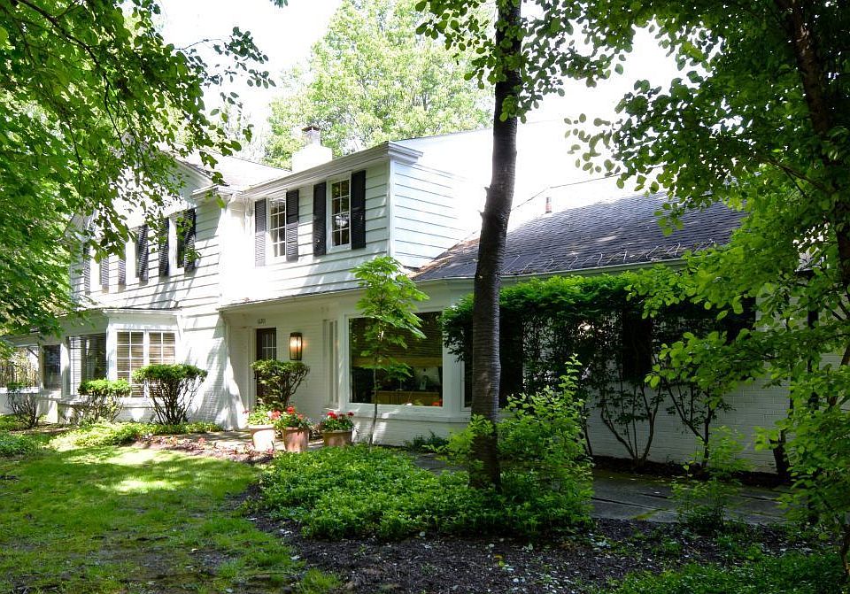 1st image of 16201 S Woodland Rd
