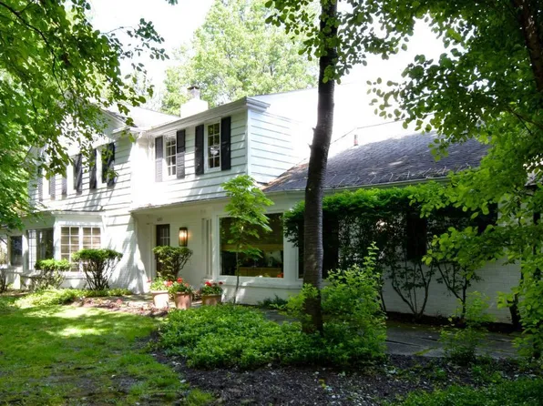 16201 S Woodland Rd, Shaker Heights, OH 44120