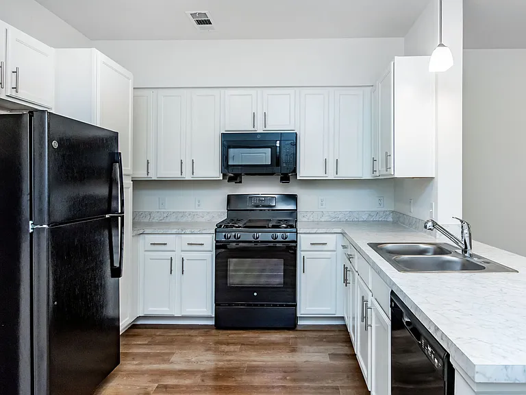 165 E Wright St — Photo 16