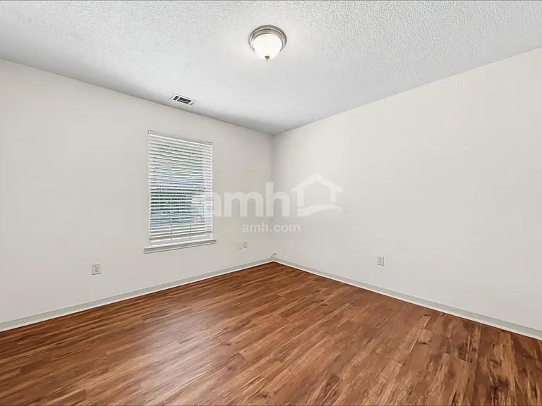 20 Carlisle Ln — Photo 15