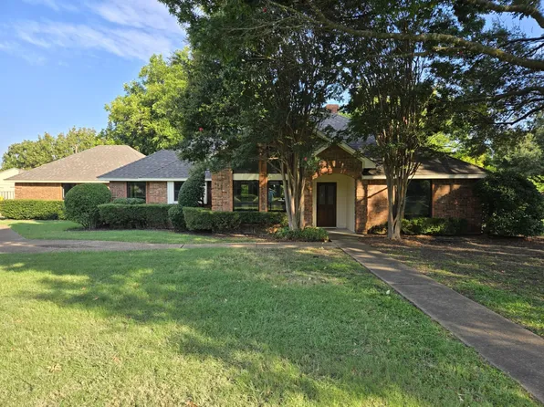 103 Carriage Dr, Waxahachie, TX 75165