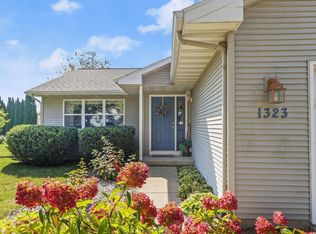 1323 Prairie Rose Dr, Sun Prairie, WI 53590