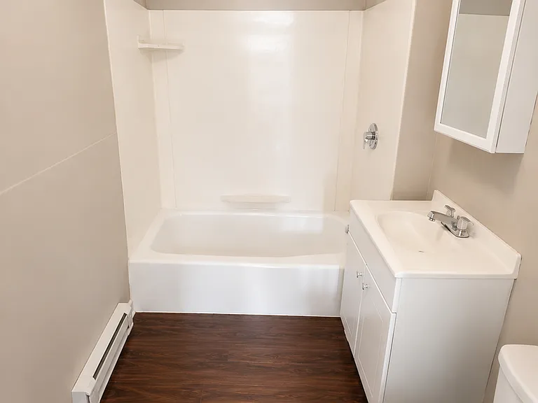 8 Newport Street — Photo 4