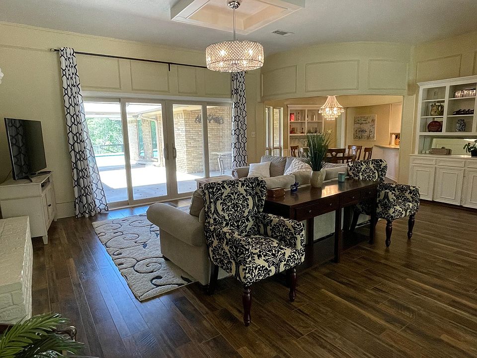 1st image of 801 Valley Creek Dr