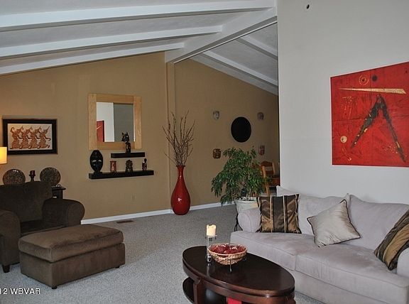 4th image of 1012 Meadowlark Ln